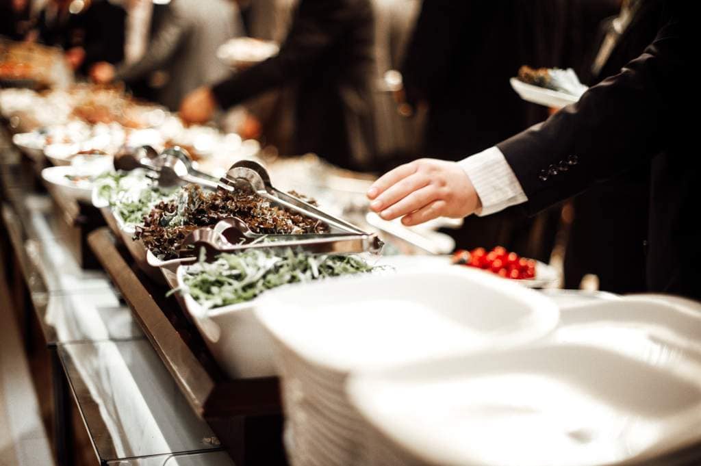 Ketering za konferencije - buffet ili posluženje